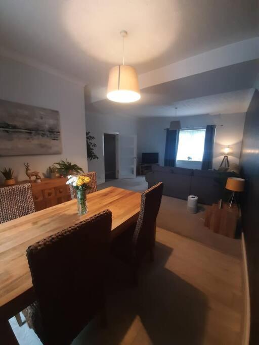 Stunning Riverside Town House With Views Ayrshire Girvan Exterior photo