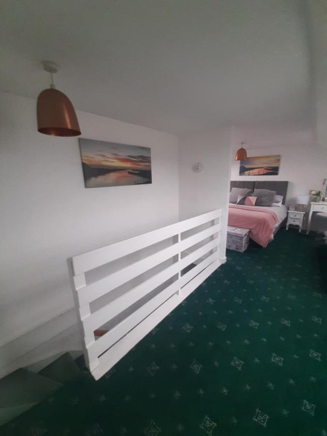 Stunning Riverside Town House With Views Ayrshire Girvan Exterior photo