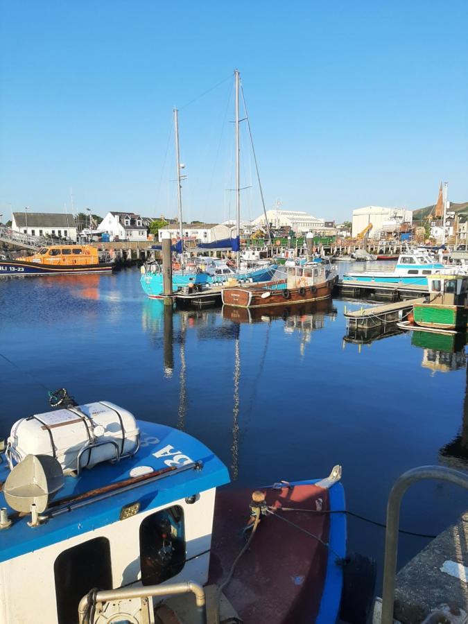 Stunning Riverside Town House With Views Ayrshire Girvan Exterior photo